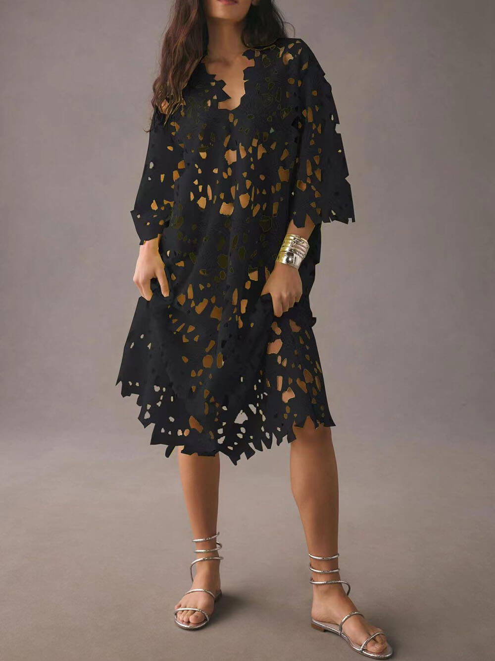 Robe mi-longue de plage en dentelle