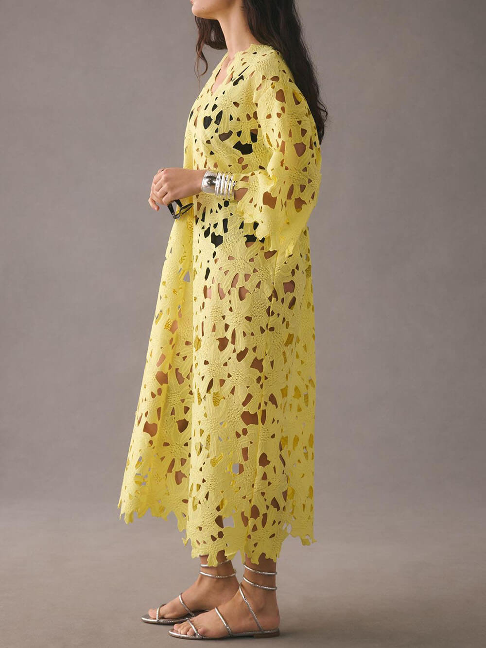 Robe mi-longue de plage en dentelle