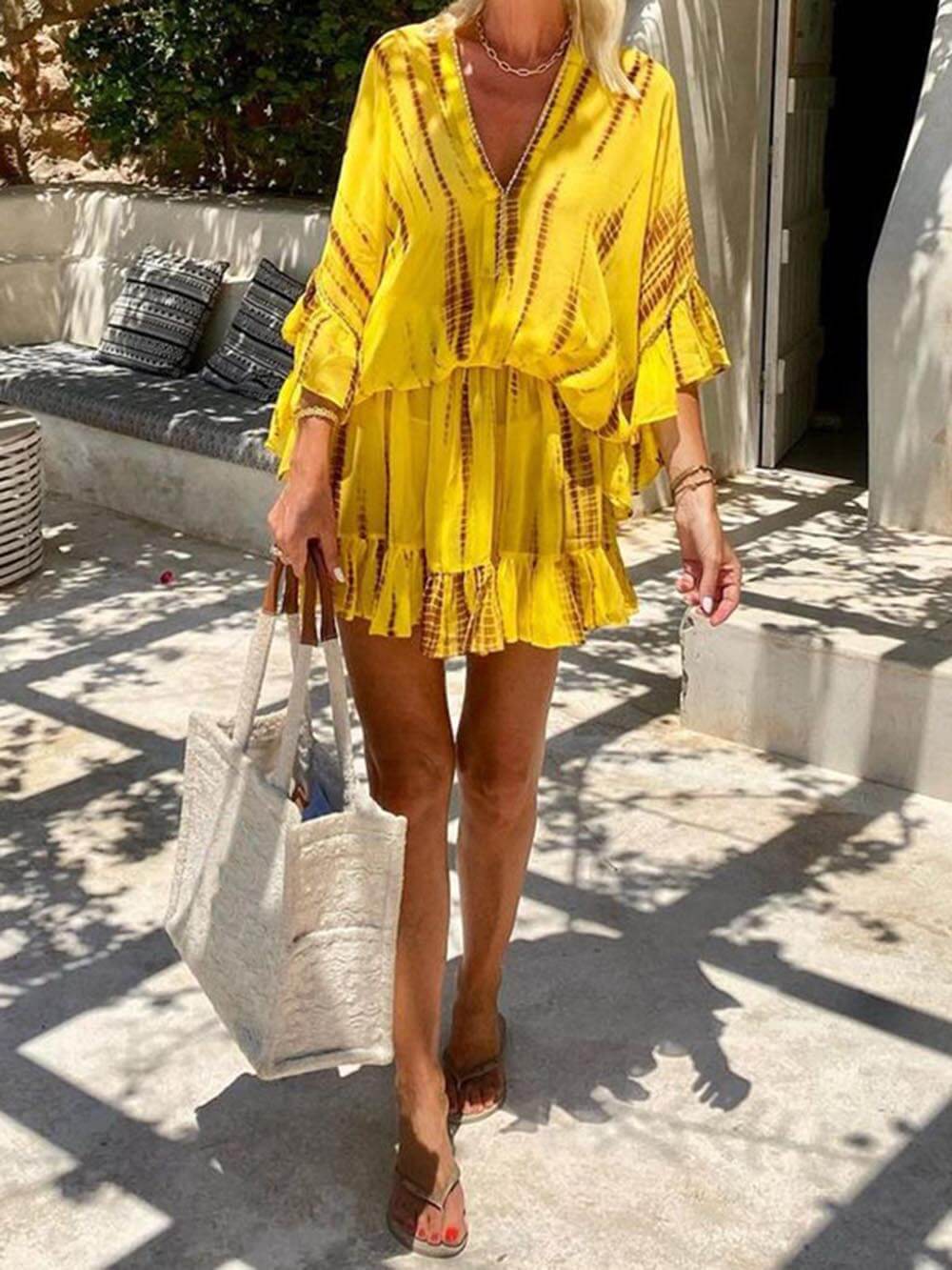 Robe courte unique à volants