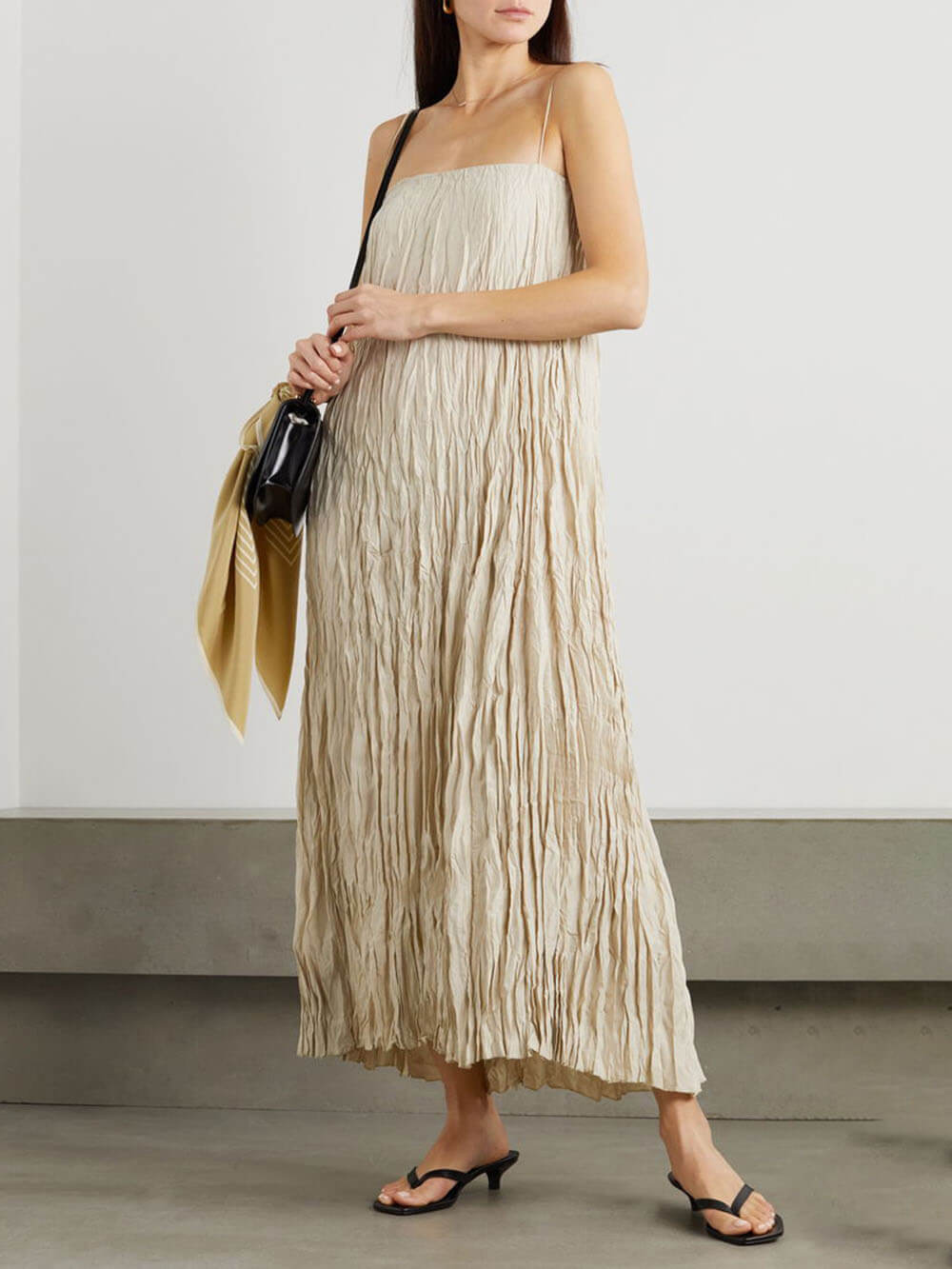 Robe longue élégante ravissante plissée