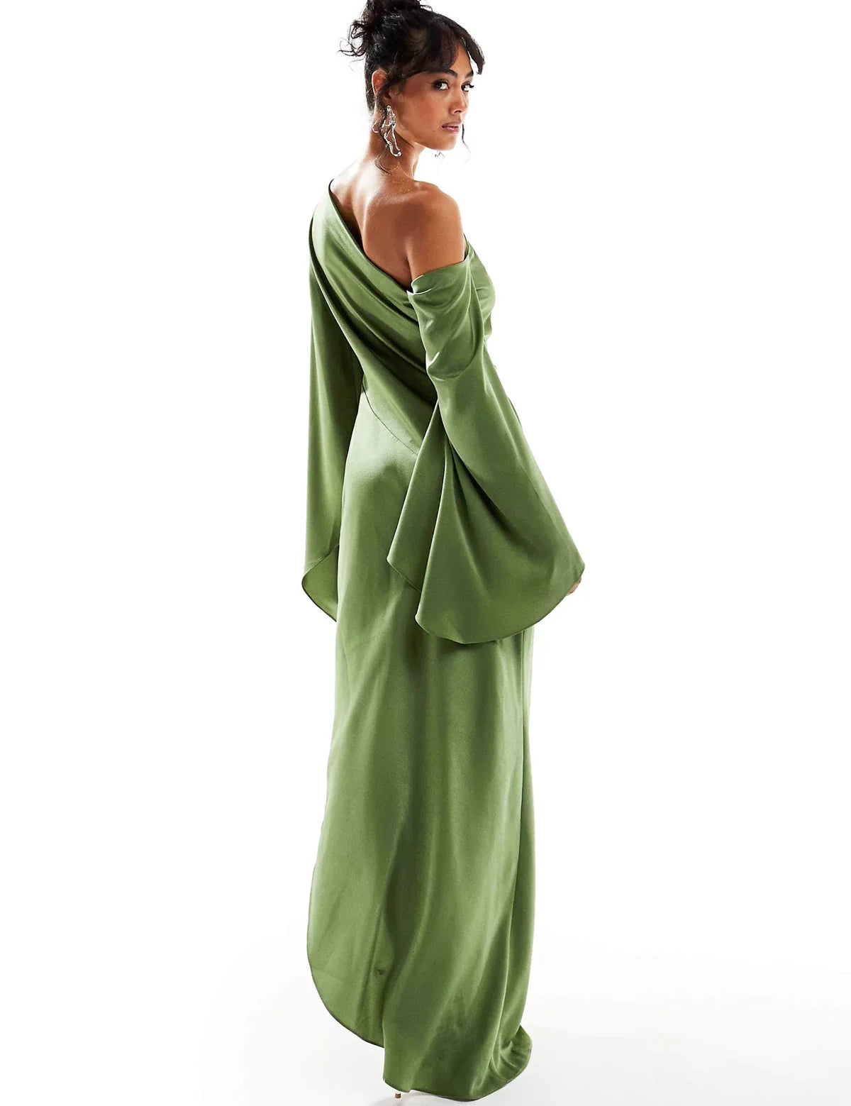 Robe longue asymétrique en satin