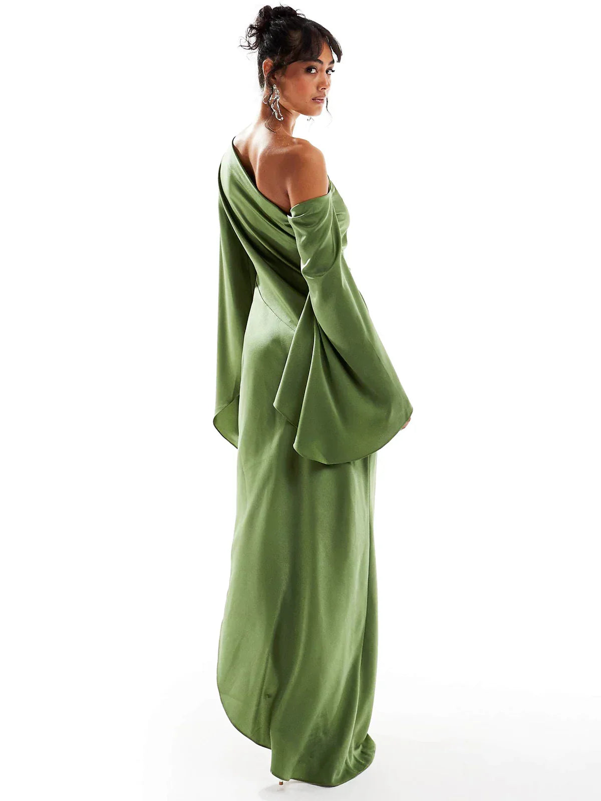 Robe longue asymétrique en satin