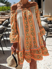 Robe courte ample épaules dénudées à imprimé ethnique