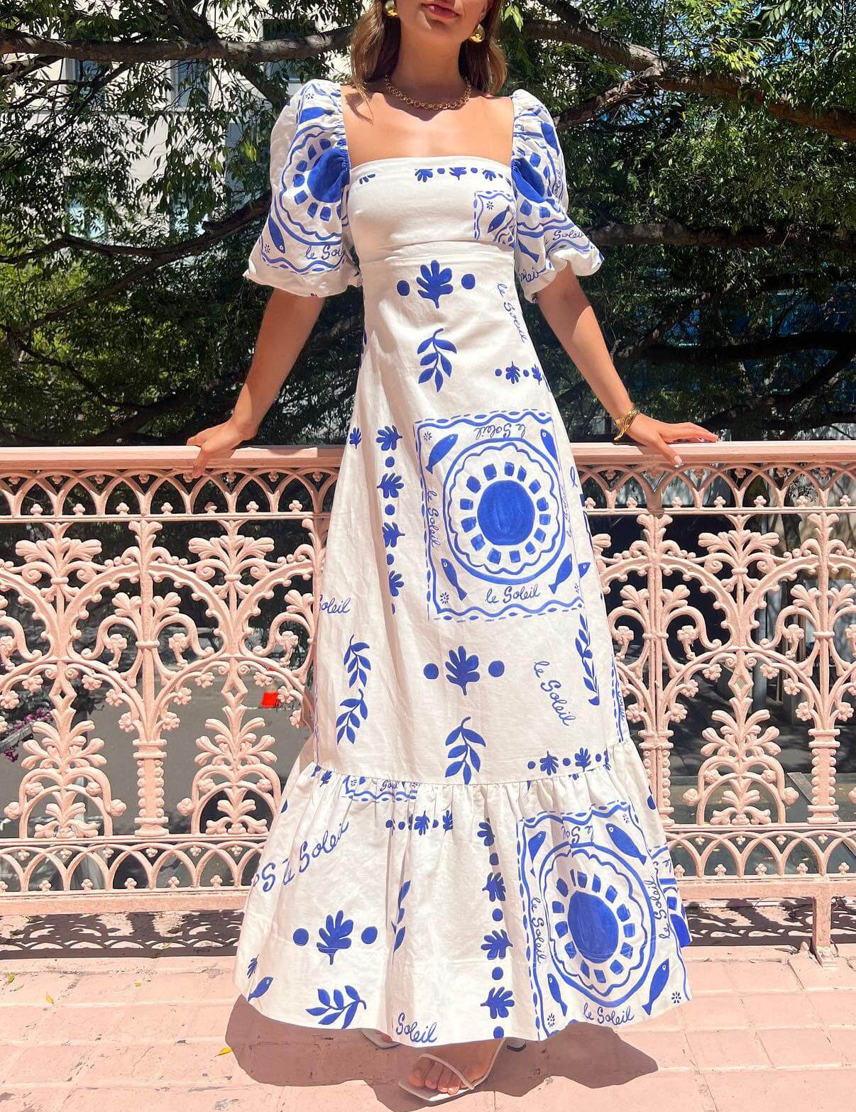 Robe mi-longue manches bouffantes de vacances