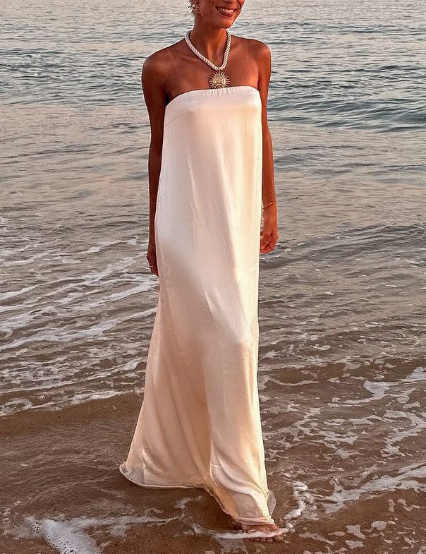 Robe longue élégante de soirée en satin