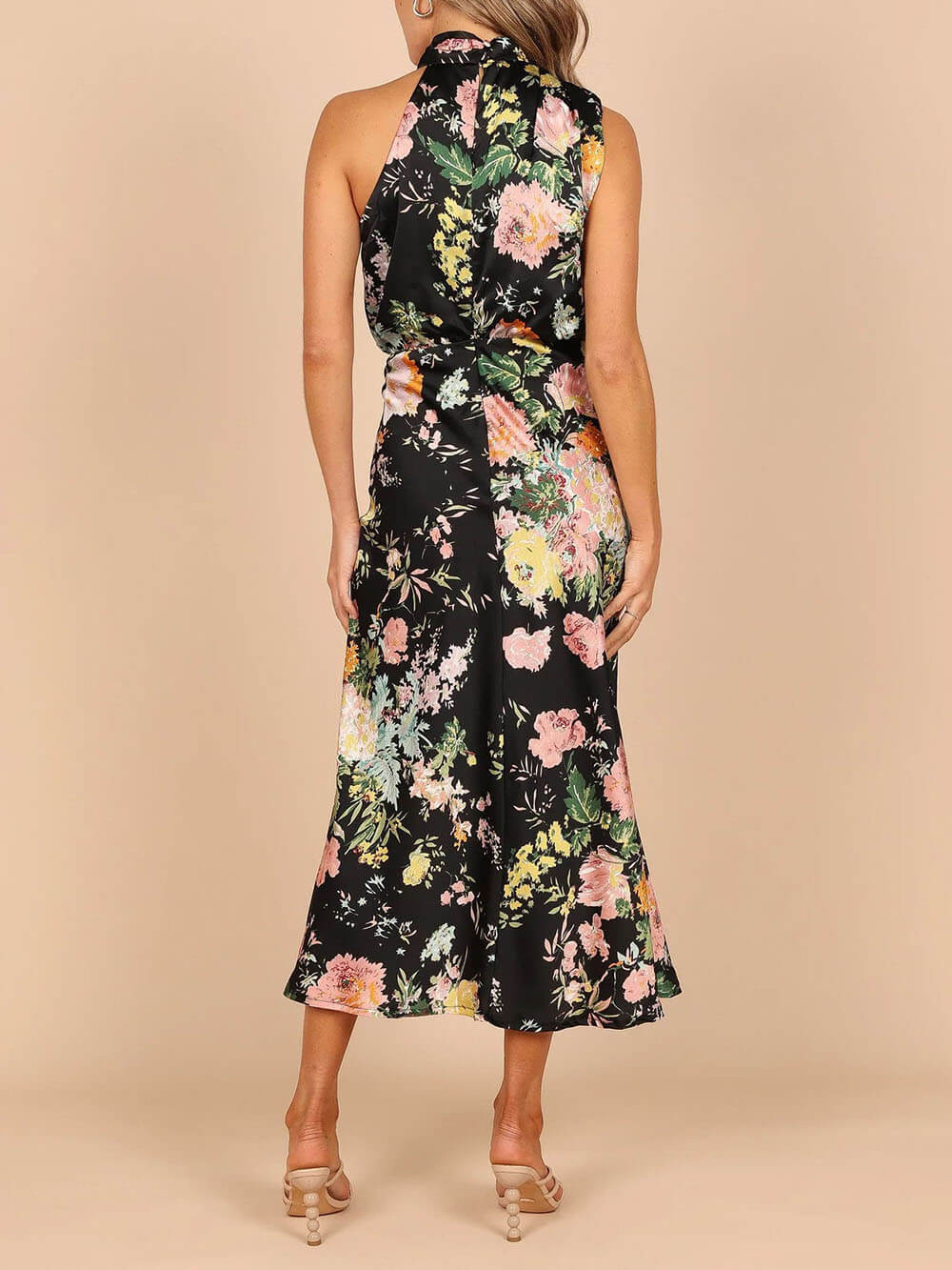 Robe longue fleurie col licou