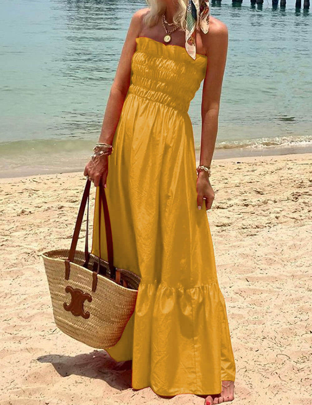 Robe longue épaules dénudées de vacances