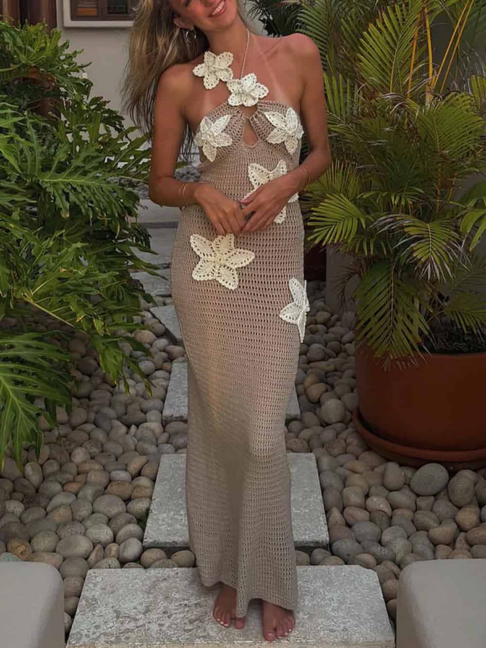 Robe longue moulante à fleurs 3D col licou