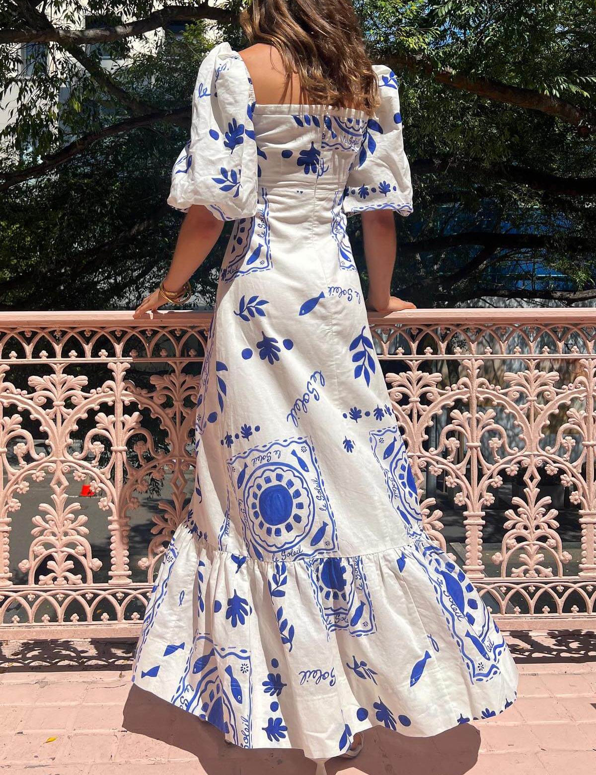 Robe mi-longue manches bouffantes de vacances