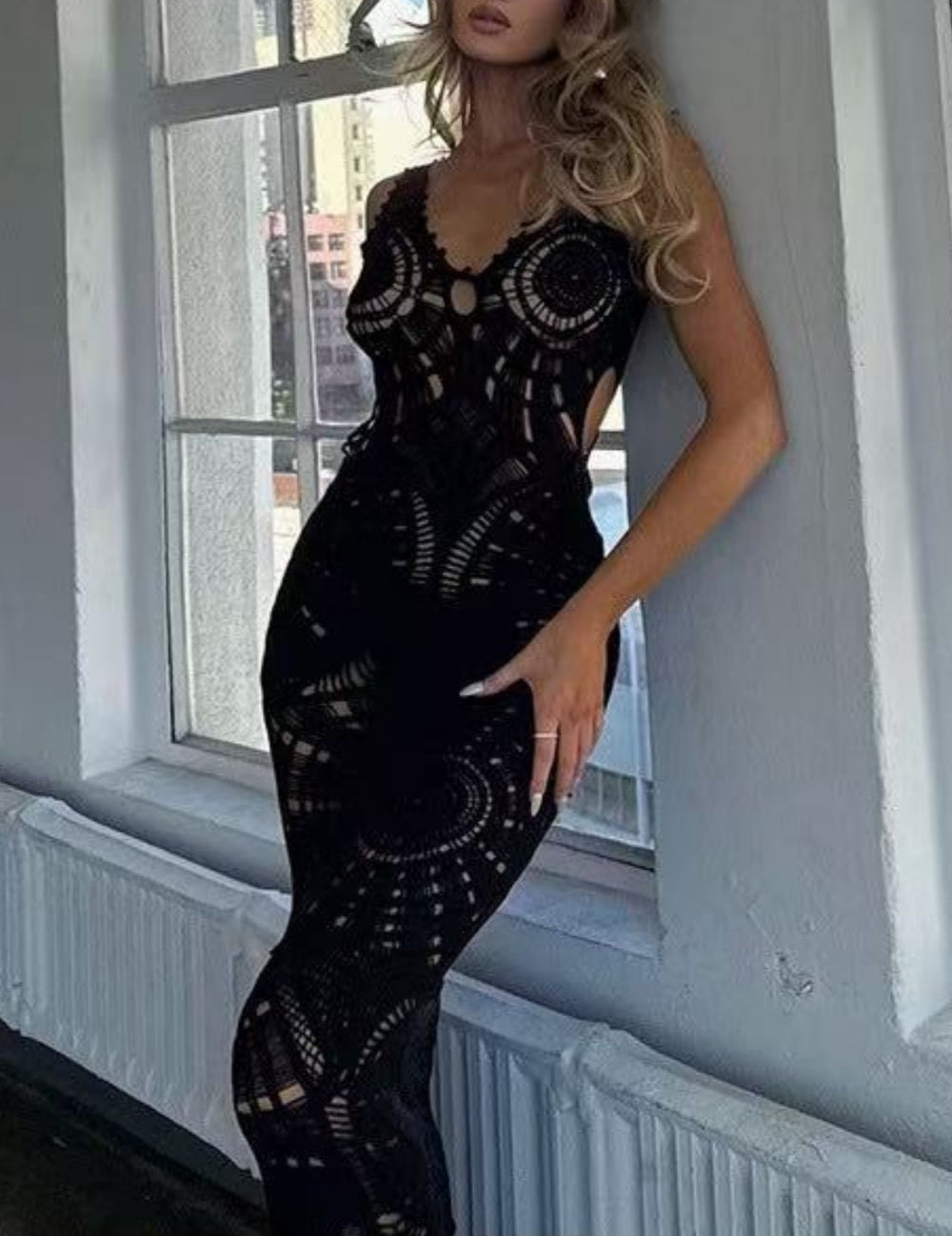 Robe mi-longue ajustée sexy col V