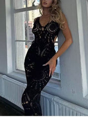 Robe mi-longue ajustée sexy col V