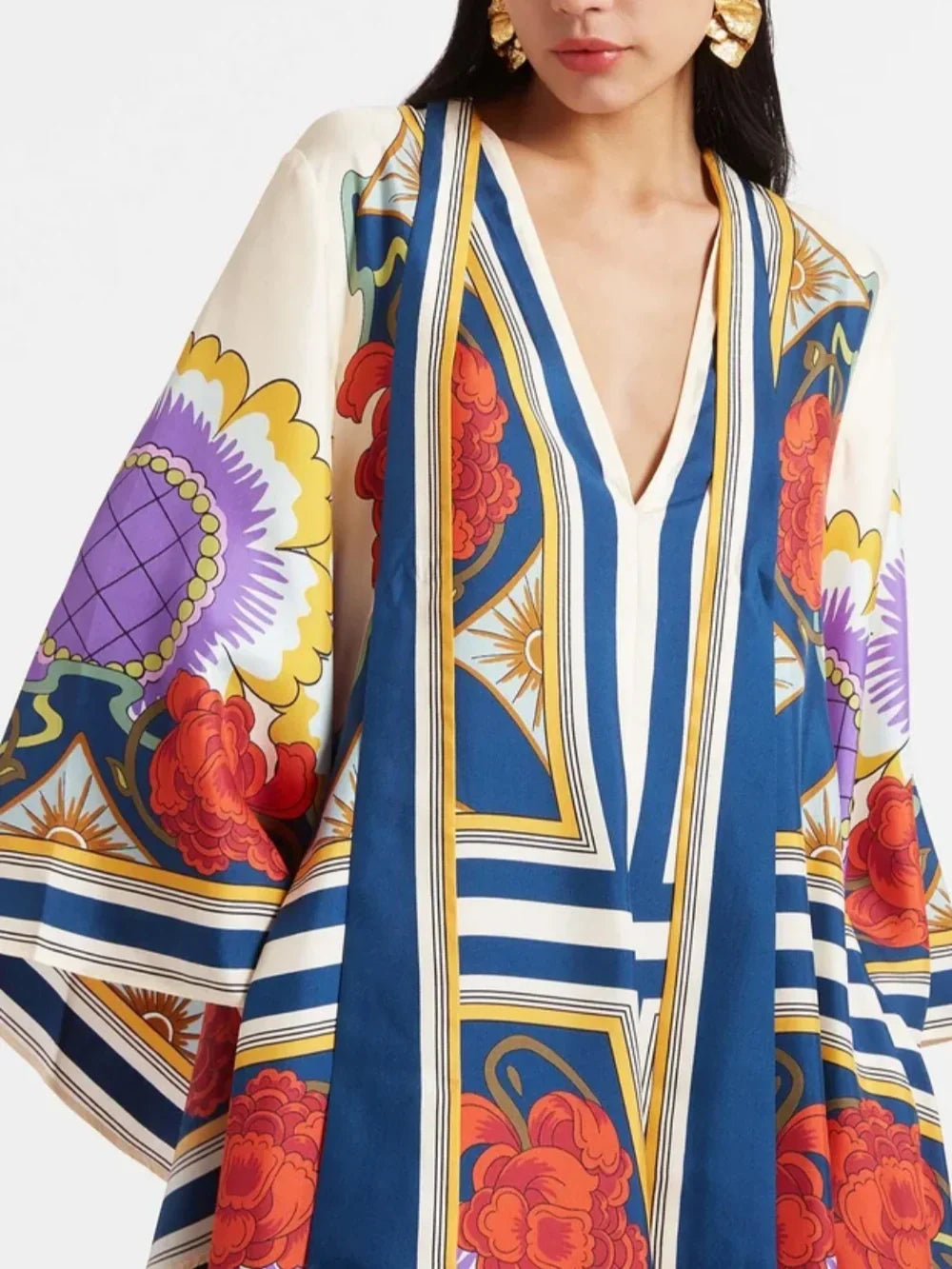 Robe longue raffinée drapée manches cascade