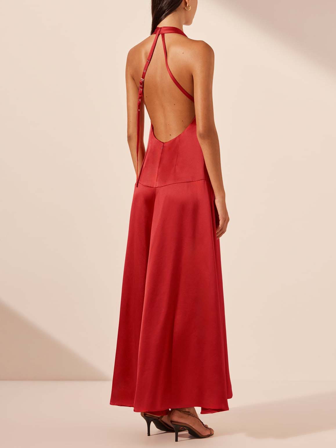 Robe longue élégante grand décolleté en V