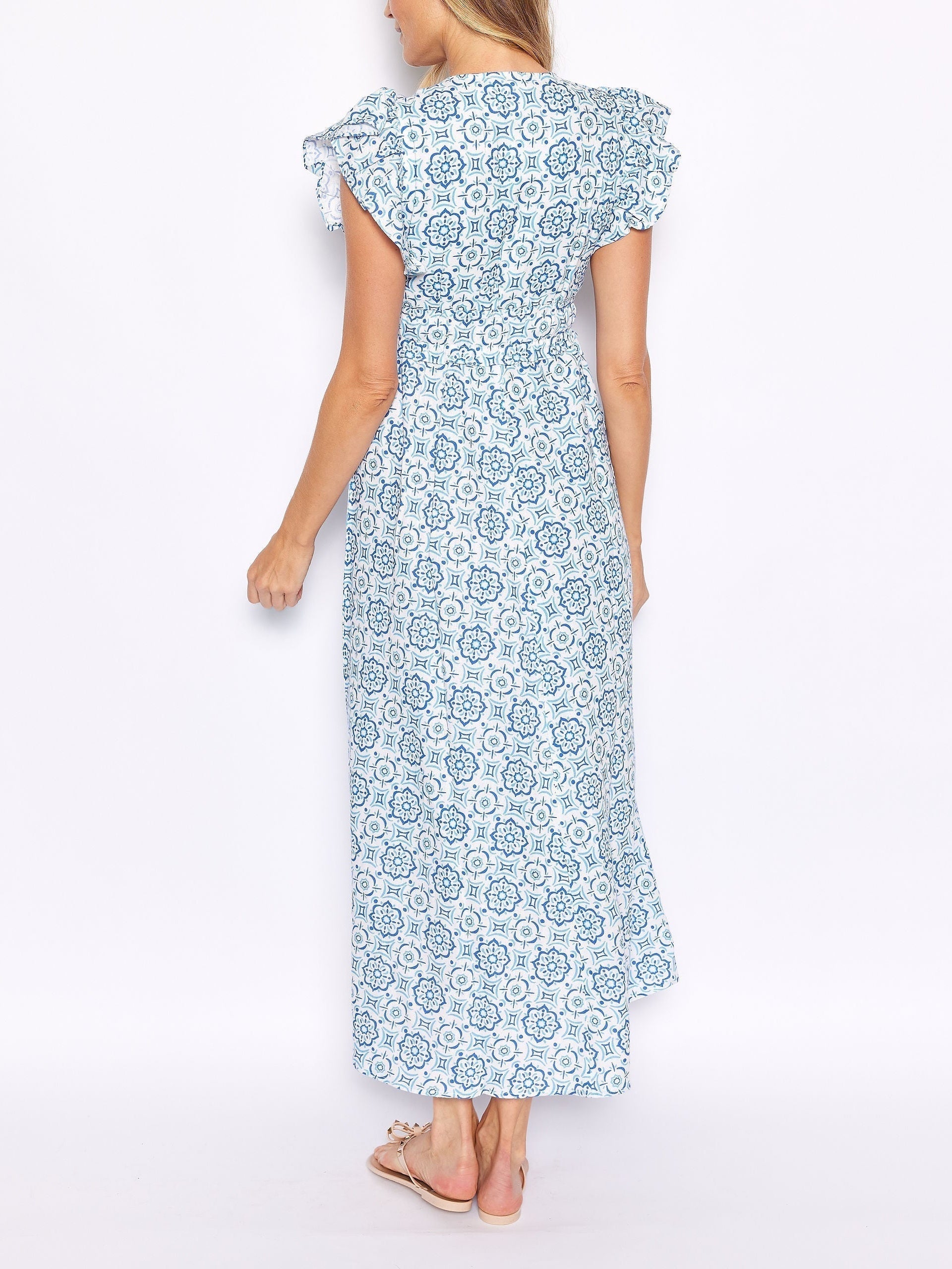 Robe longue à médaillon manches papillon col V