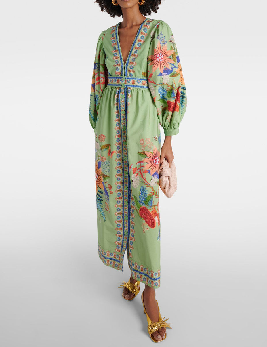 Robe mi-longue délicate fleurie boutonnée