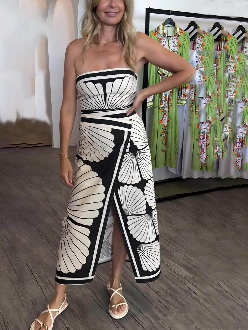 Robe mi-longue unique ravissante épaules dénudées