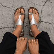 Sandales Rilla à bride orteil ornées de bijoux